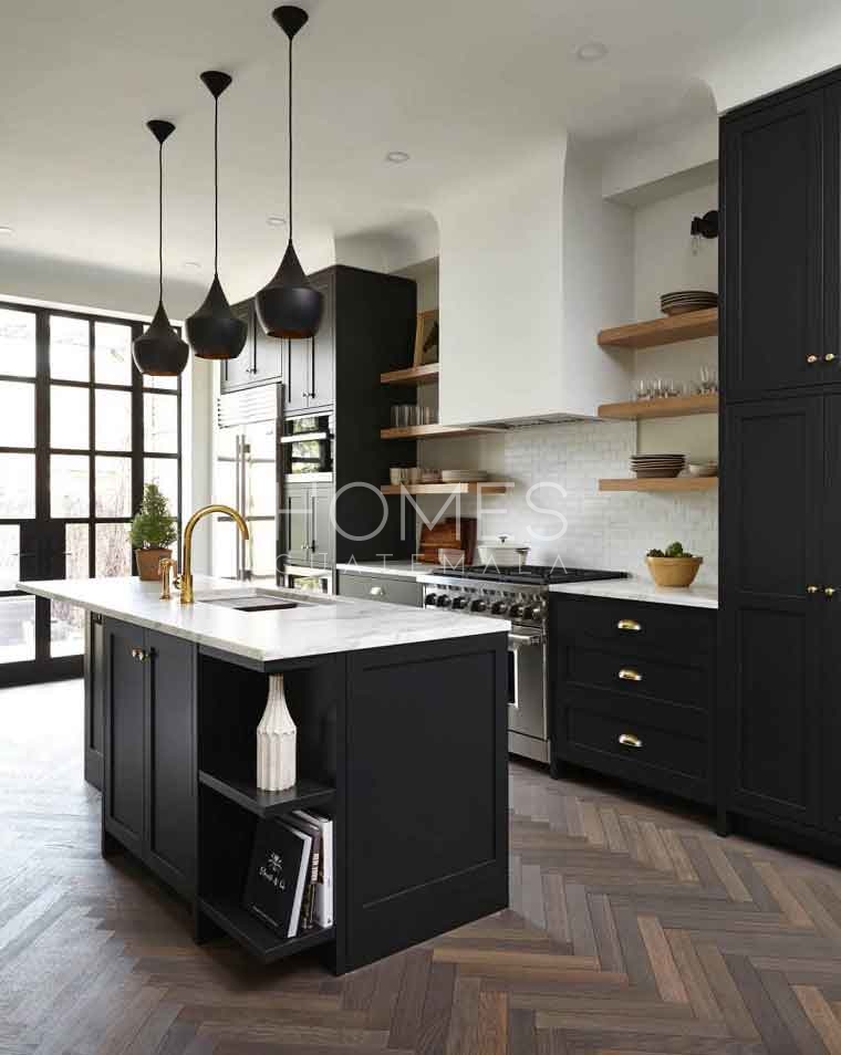 decorar tu hogar con estilo de cocina oscura width=