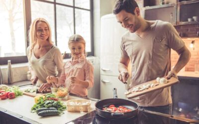 familia conocinando